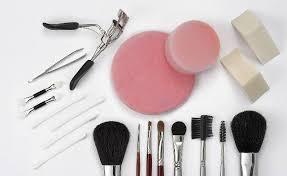 大亿美妆日用品批发电话